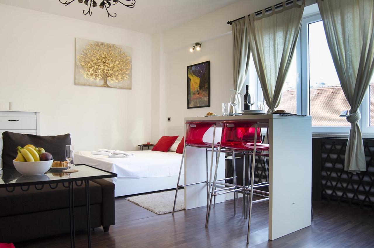 Studio Apartment With A View Of Ban Jelacic Square Zagreb Exterior foto
