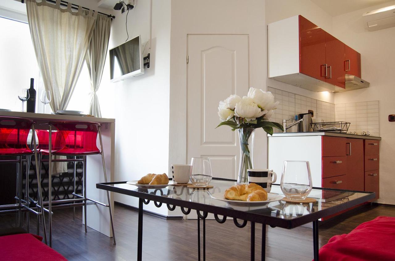Studio Apartment With A View Of Ban Jelacic Square Zagreb Exterior foto
